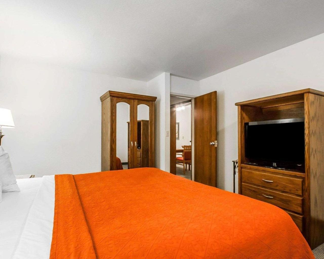 Quality Inn & Suites North Спрингфілд Екстер'єр фото